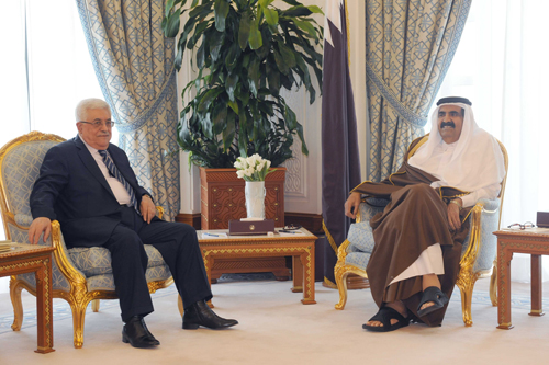 الرئيس يجتمع مع أمير دولة قطر بحضور مشعل