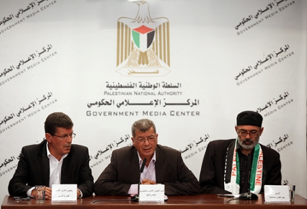 قراقع: الأسرى يهددون بالعودة للإضراب إذا استمرت ممارسات إدارة السجون