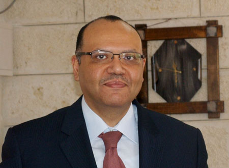سفير مصر في فلسطين: التهديدات الاسرائيلية للرئيس عباس مرفوضة تماماً
