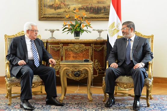 الرئيس عقب لقاء مرسي: متفائلون في التصويت لصالح طلب فلسطين