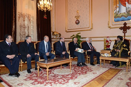 الرئيس يطلع البابا تواضروس على تطورات الأوضاع في فلسطين