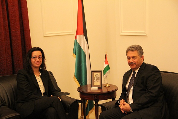 السفير دبور يبحث مع مسؤولة اممية اوضاع اللاجئين الفلسطينيين