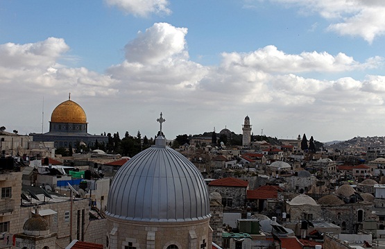 الاحتلال يقمع مسيرة نسوية تضامناً مع الأسرى في القدس