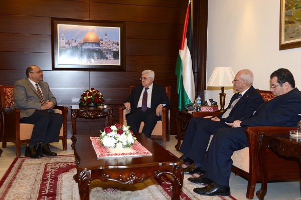 الرئيس يستقبل السفير المصري في فلسطين