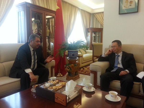 السفير دبور يزور سفير الصين في لبنان