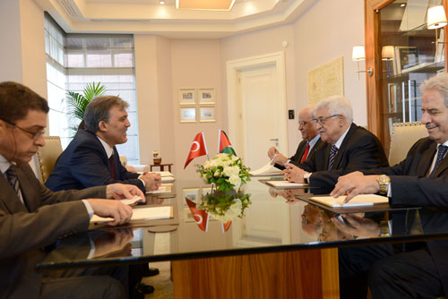 الرئيس يجتمع مع نظيره التركي في اسطنبول