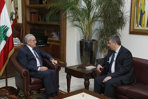السفير دبور يطلع الرئيس اللبناني على اخر المستجدات الفلسطينية