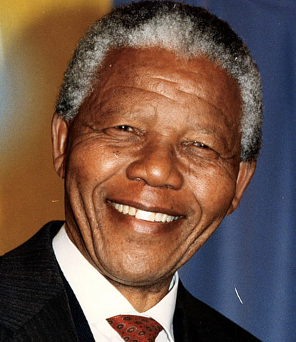 الرئيس في رسالة للشعب والقيادة بجنوب إفريقيا ندعو الله بالشفاء العاجل للزعيم مانديلا