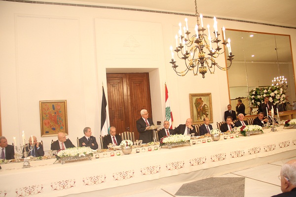الرئيس في حفل عشاء أقامه الرئيس اللبناني: نحن منكم وأنتم منا