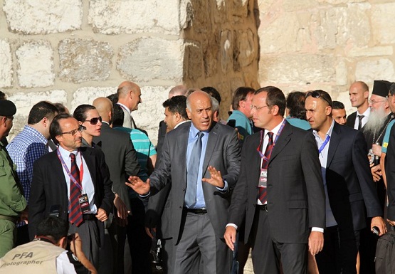 الرجوب وروسيل بمؤتمر صحفي: زيارة