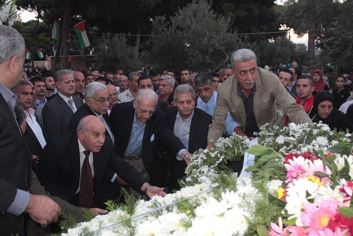 فصائل منظمة التحرير وحركة فتح يزورون مقابر الشهداء