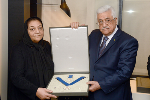 الرئيس يمنح الشهيد المناضل عمر شبلي وسام الاستحقاق والتميز