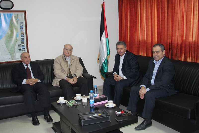 السفير اشرف دبور يستقبل وفدا من الجبهة الديمقراطية لتحرير فلسطين