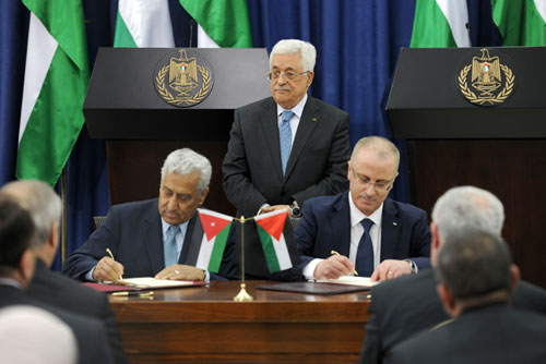 بحضور الرئيس: توقيع اتفاقيات تعاون بين فلسطين والأردن