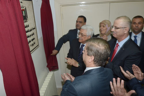 الرئيس يفتتح عدة مشاريع في مجمع فلسطين الطبي