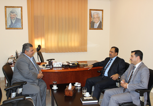 مدير المركز الثقافي العراقي يزور سفارة دولة فلسطين في بيروت