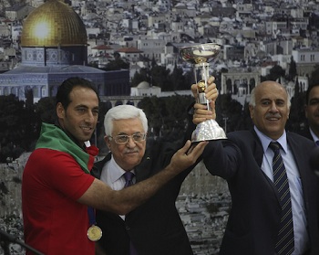 الرئيس لمنتخب فلسطين لكرة القدم : رفعتم رؤوسنا عاليا استمروا
