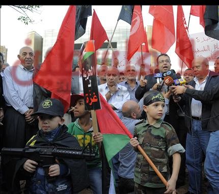 بيروت: مسيرات واعتصامات حاشدة تندد بالعدوان وتطالب بالحماية الدولية