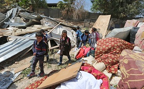 الاحتلال يهدم مساكن في الخان الأحمر شمال شرق القدس