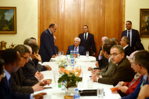 الرئيس يلتقي السفراء العرب المعتمدين لدى روسيا