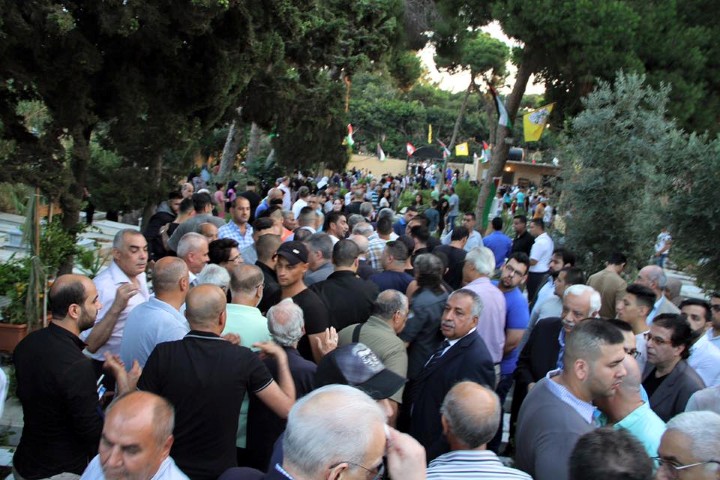 وفد من حركة "فتح" يزور أضرحة الشهداء في المخيمات والقرى اللبنانية
