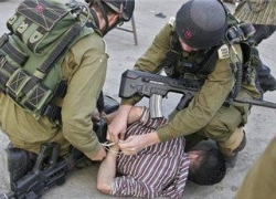 الاحتلال يصيب 7مواطنين بالرصاص الحي ويعتقل آخر في مخيم الدهيشة ببيت لحم