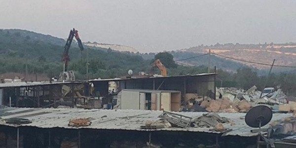 جنين: الاحتلال يهدم ورشة للحجر في برطعة ويستولي على معدات