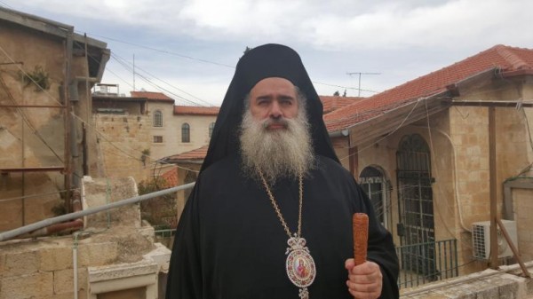 المطران عطا الله حنا يستقبل وفدا حقوقيا من اسبانيا