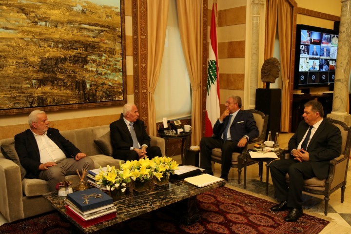 الاحمد يلتقي وزير الداخلية اللبنانية