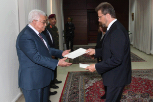 الرئيس يتقبل أوراق اعتماد ممثل ليتوانيا لدى فلسطين