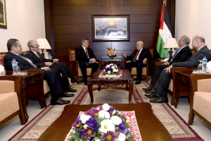 الرئيس يستقبل القنصل البريطاني العام