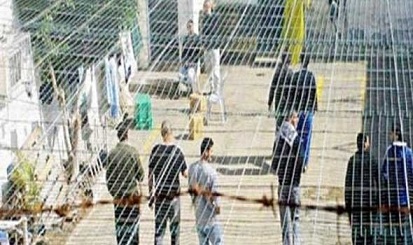 الأسرى في معتقل "عتصيون" يشتكون من ظروف صعبة