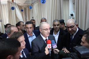 رئيس الوزراء يفتتح قسم الطوارئ بالمستشفى الوطني في نابلس