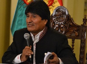 الرئيس يهنئ رئيس بوليفيا بنجاح العملية الجراحة