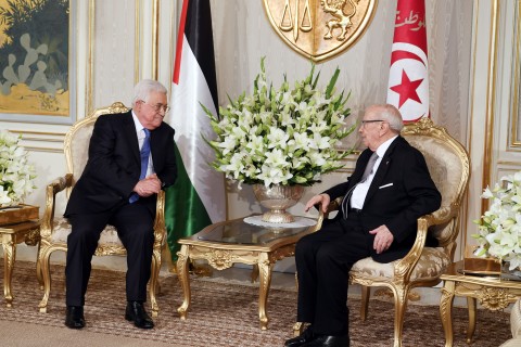 السبسي يقيم مأدبة عشاء على شرف الرئيس عباس