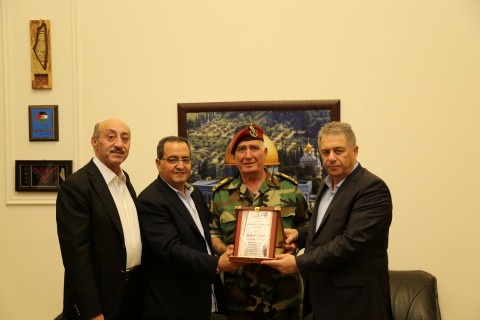 اللجنة التنسيقية لكادر الانتفاضة تكرم اللواء ابو عرب