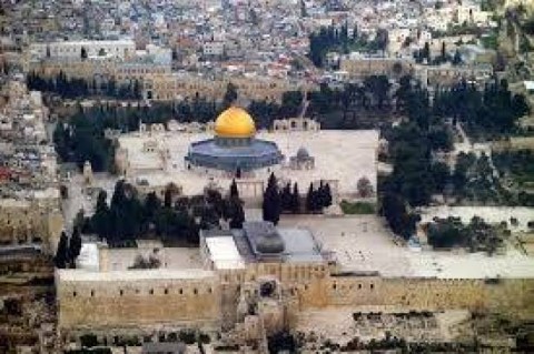 ادعيس يستنكر اعتداء الاحتلال على مقبرة الشهداء في القدس