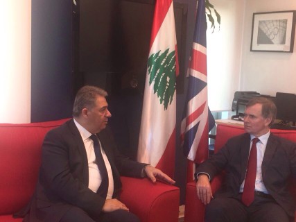 دبور يلتقي السفير البريطاني في لبنان