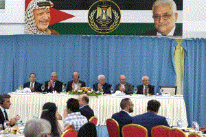 الرئيس يستقبل وفدا بريطانيا سار على الأقدام من بلاده إلى القدس المحتلة تنديدا بوعد بلفور