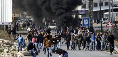 الاحتلال يقمع مسيرة سلمية منددة بإعلان ترمب في بيت لحم