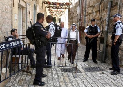إجراءات مشددة يفرضها الاحتلال في القدس وسط إضراب شامل