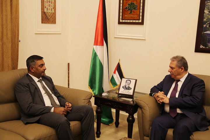 دبور يستقبل سفير باكستان