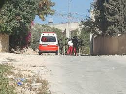 جيش الاحتلال يطلق النار تجاه سيارة إسعاف تابعة للهلال الأحمر على حاجز بيتين دون إصابات