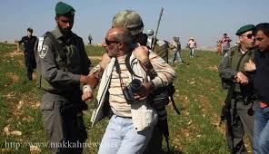 قوات الاحتلال تحتجز طاقمي تلفزيون فلسطين وهيئة مقاومة الجدار جنوب نابلس