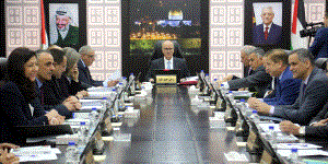 مجلس الوزراء يدعو كافة أبناء شعبنا إلى الاصطفاف خلف الرئيس