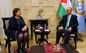 الحمد الله يطالب الاتحاد الأوروبي بالضغط على إسرائيل لوقف اقتطاع الضرائب