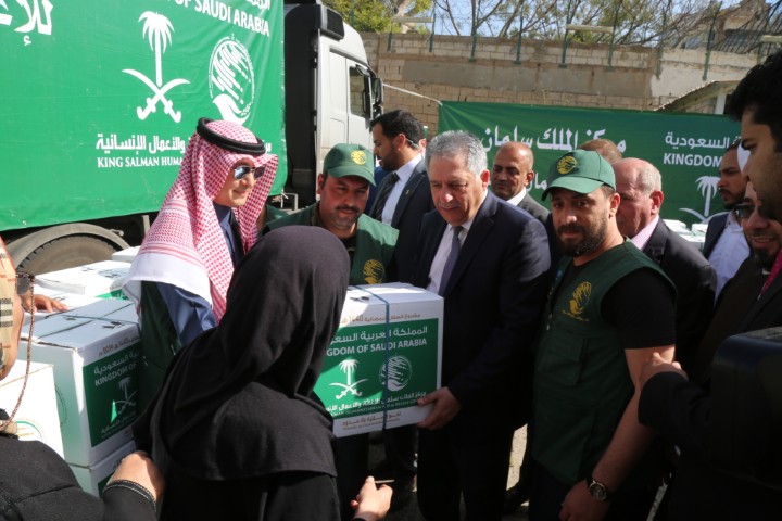السعودية تقدم حصص غذائية للاجئين الفلسطينيين في لبنان