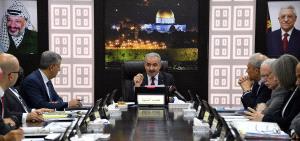 اشتية في مستهل جلسة الحكومة: 60% من الراتب لهذا الشهر لموظفي الضفة وغزة