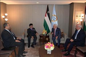 الرئيس يلتقي وزير خارجية عمان