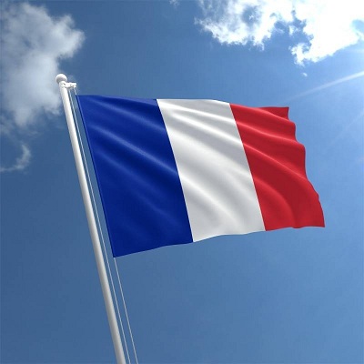 فرنسا تؤكد تمسكها بحل الدولتين